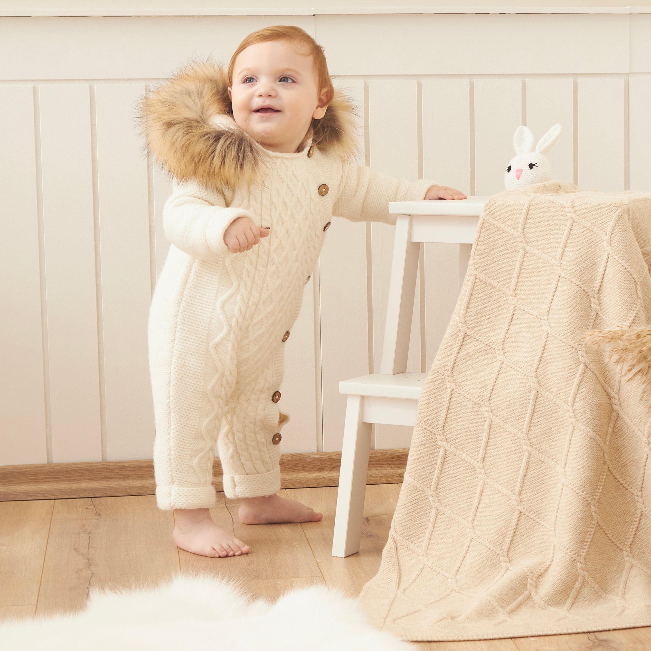 Cozy Knit Baby Jumpsuit with Fur Hood – Cream