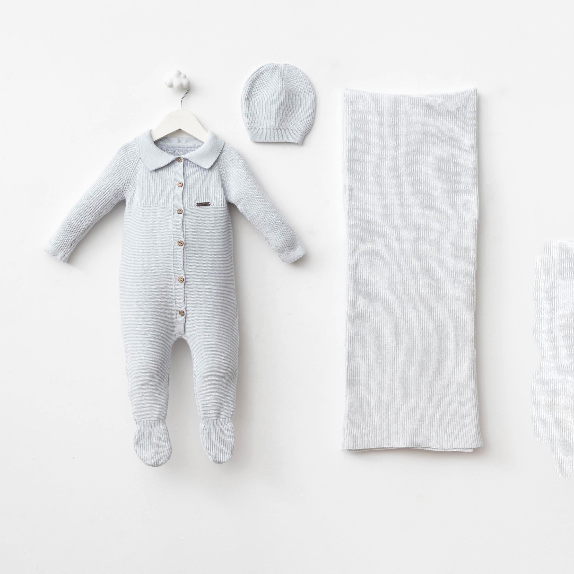 Light Blue Knit Baby Set – Newborn Outfit with Hat & Blanket